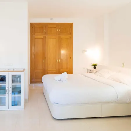 Lejlighed Nuevo Con Piscina Y Parking En La Playa Torre de Benagalbon