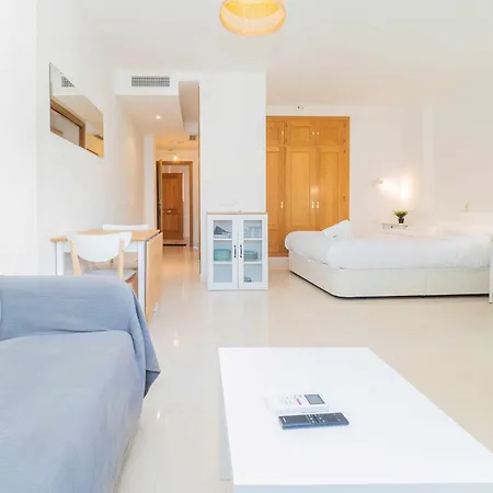 Lejlighed Nuevo Con Piscina Y Parking En La Playa Torre de Benagalbon